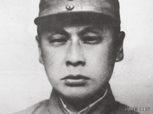 聂卫平的父亲叫聂春荣，1911年出生，祖籍河北深县，1934年毕业于天津河北省立