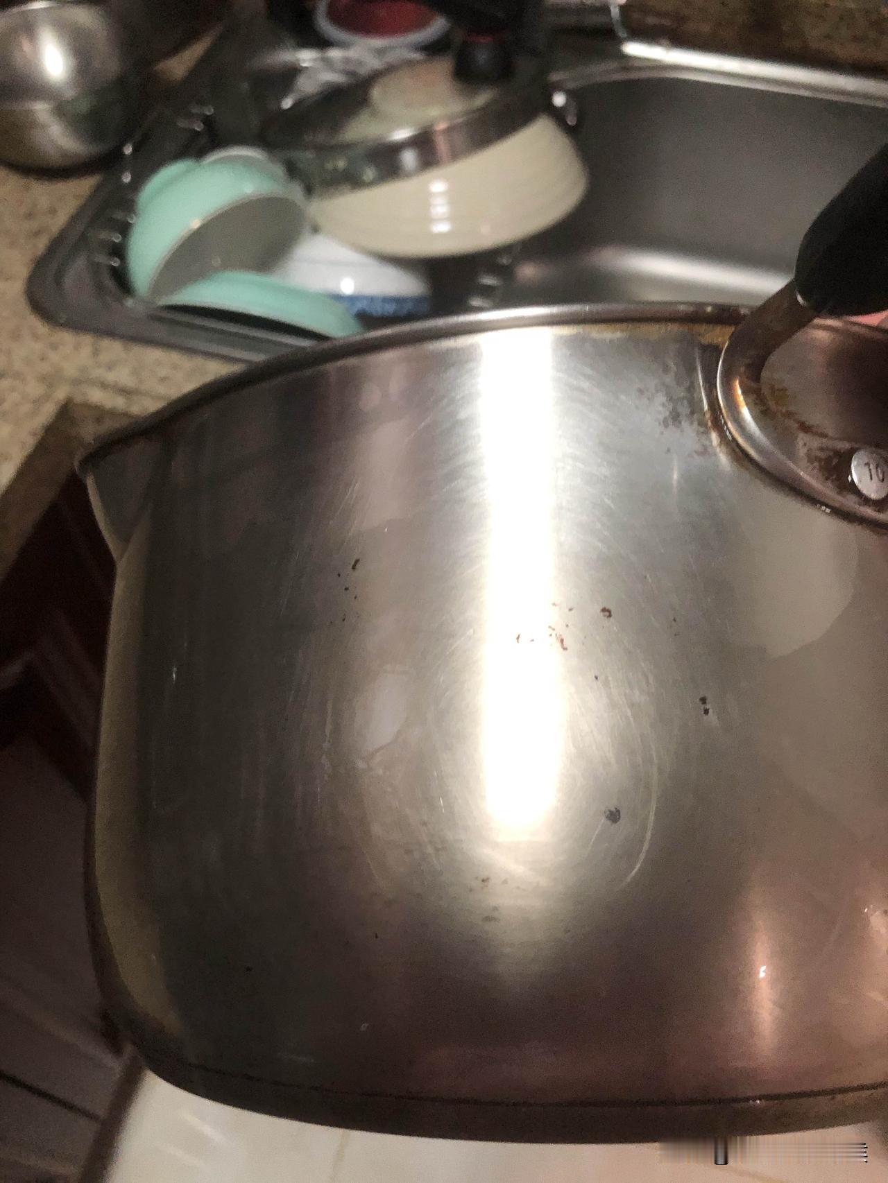 家中经常做饭的人，不仅饭要做的好，而且搞卫生也是头等大事，尤其是餐具的清洁和烧饭
