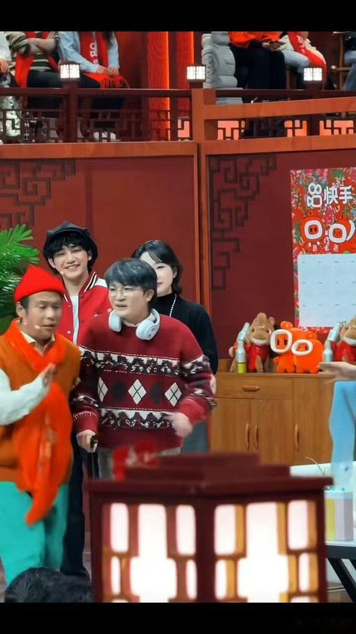 周深加盟2026辽宁春晚辽宁春晚 马年行大运，就看辽视春晚！周深的治愈歌声是最好