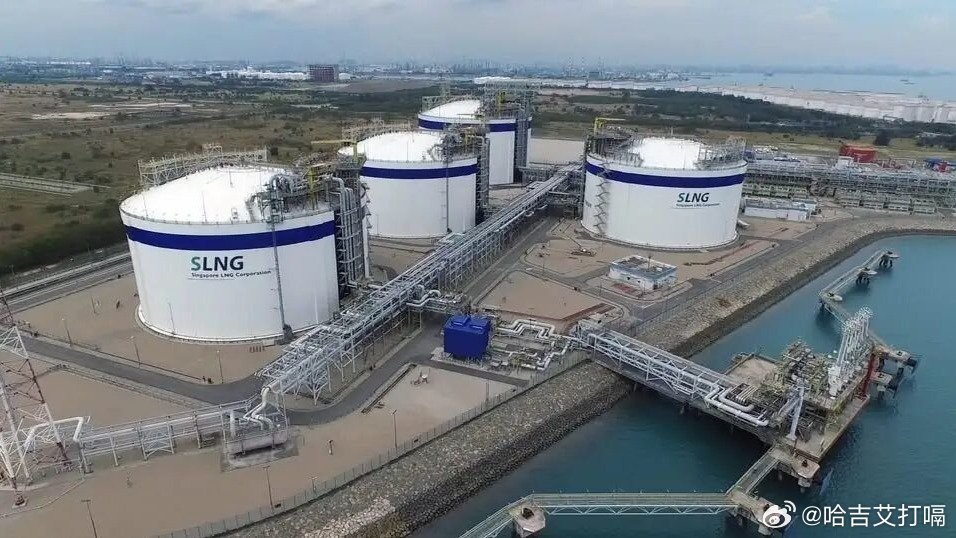 凤凰新闻【美伊冲突继续升级！新加坡难逃一劫】3月18日，伊朗最高国家安全委员会秘