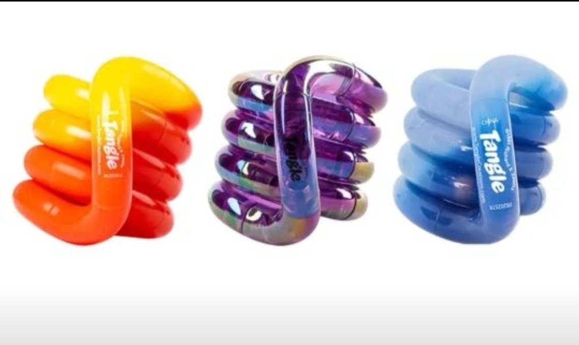 诡秘们，你们有没有人玩过这个？我真的太好奇手感，但是我周边的人没有人买，我又怕买