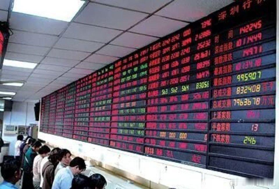 三支人气热门股分析光迅科技均线呈现多头排列，正处于主升走势之中。该股上一轮主升结