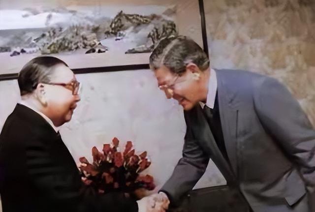 以蒋经国的实力和威望，完全是可以在1988年去世的时候，将台湾省交到他的儿子手中