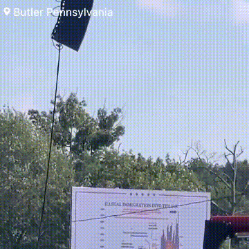 当地时间7月14日，亲眼目睹特朗普遭遇刺杀的美国民众表示，他们很早就发现枪手在屋