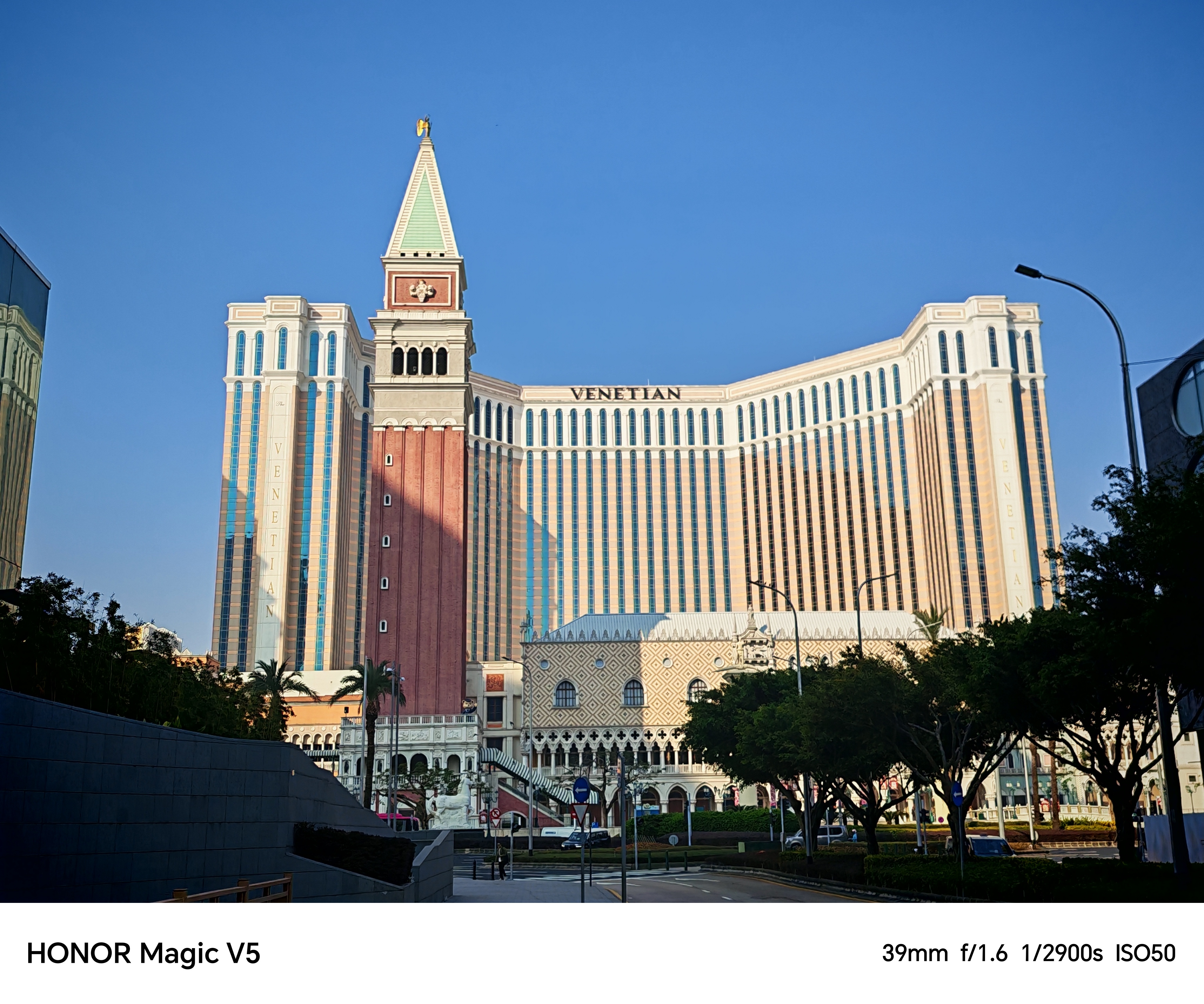 来澳门了，有认识这个建筑物的吗？ 