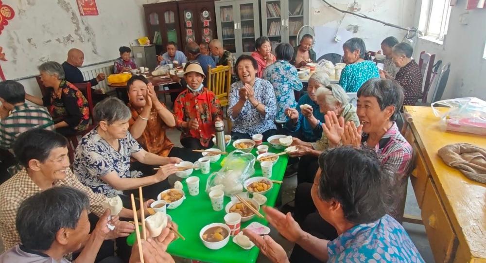 18年坚守，进山陪伴留守老人过节 济南这支公益团队用爱心点亮乡村