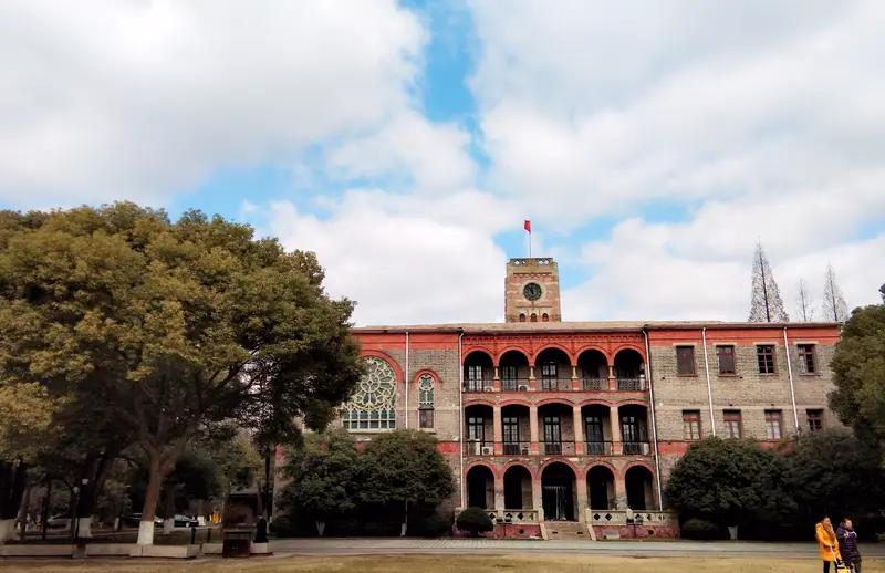 牛啊！苏州中学高二学生唐梓喻在第15届欧洲女子数学奥林匹克竞赛中勇夺金牌，荣膺全