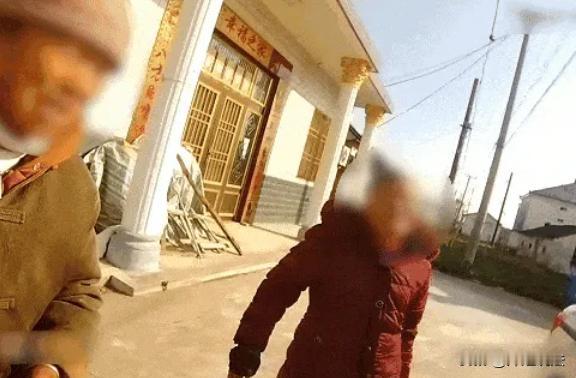 江苏盐城，一位87岁的老人，因为想念已故的妈妈、还有娘家的哥哥，竟然凌晨时分瞒着