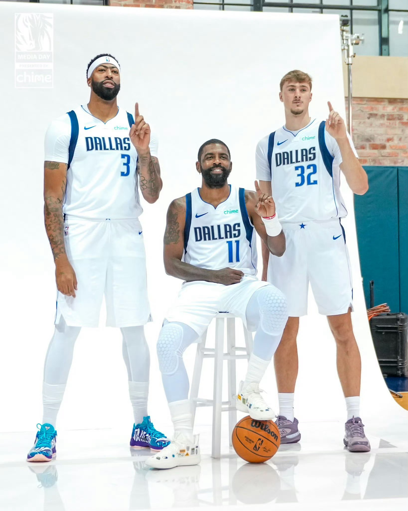 独行侠三状元vs湖人新三核[嘻嘻][嘻嘻]nba媒体日 ​​​