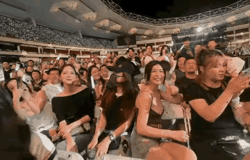 这和陈晓离婚是不是也有些关系