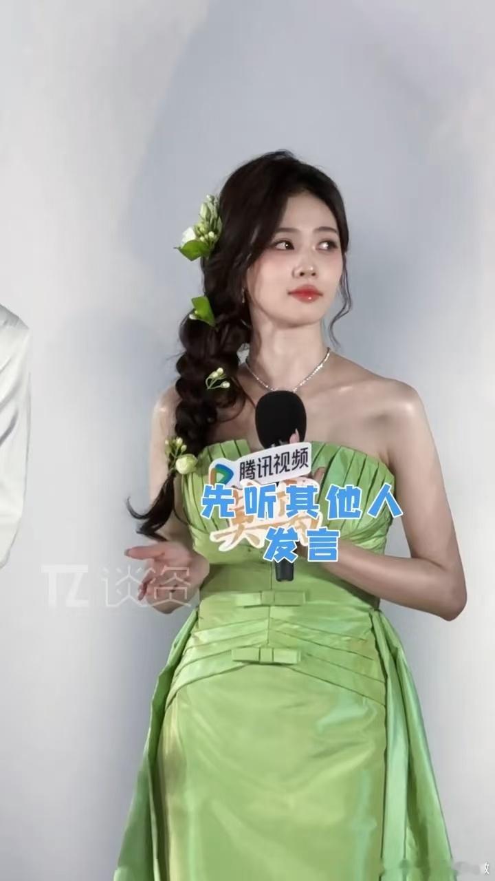 白鹿突然被叫本名的反应白鹿被叫本名白梦妍的反应叶璃再美也是角色，白梦妍才是那个会