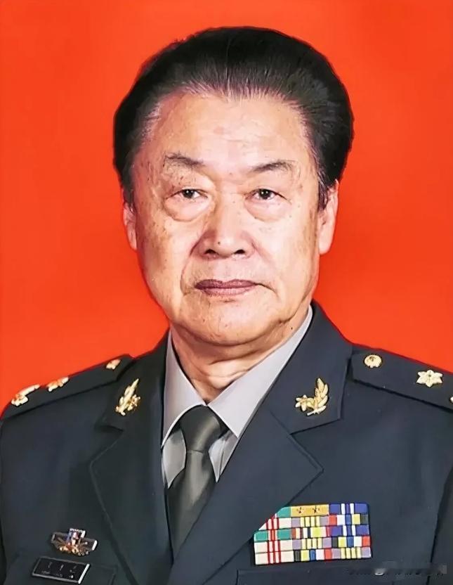 “共和国勋章”是国家对功勋卓著人士的最高荣誉，今年的四位获得者中，有一位却缺席了