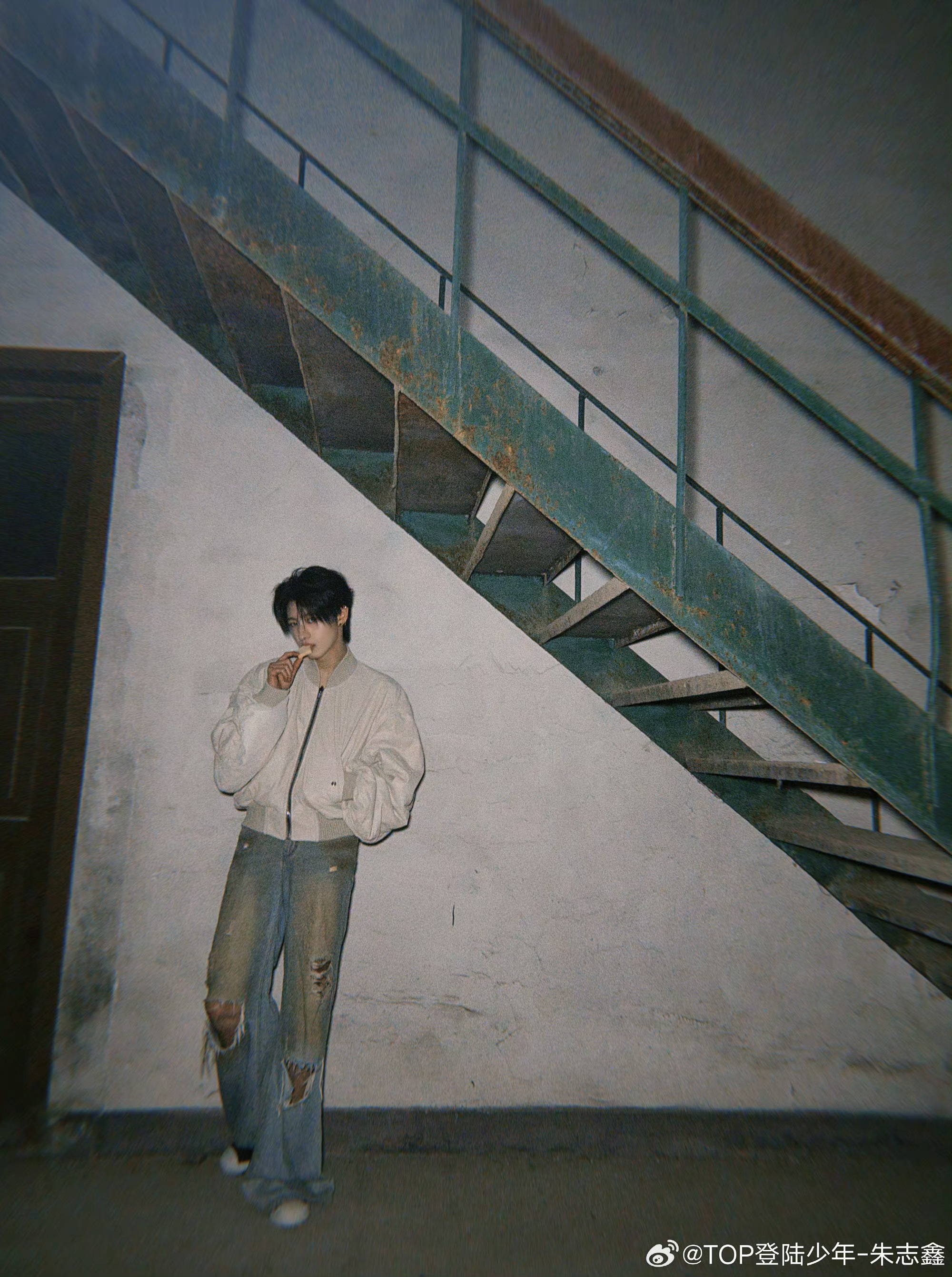 朱志鑫下班了结果突然饿了 下班了结果突然饿了 