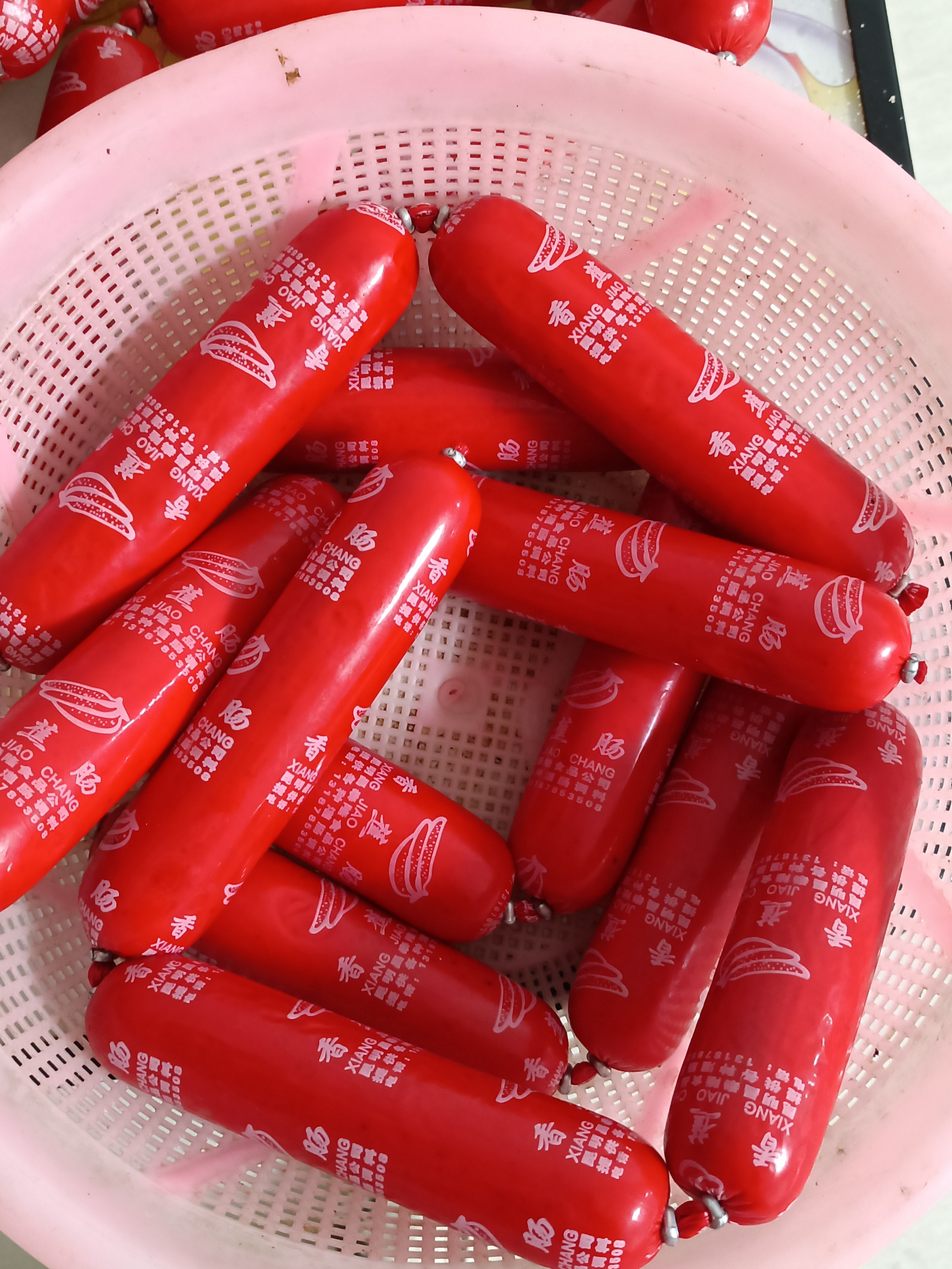 自己买的肉灌的火腿肠，比买的好吃又健康。 