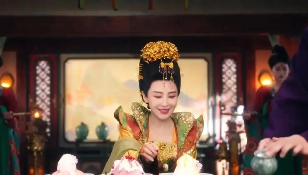 告诉你个行业秘密：有些剧，播得越差，制作方越赚钱。
 
《唐朝诡事录》里那家开了