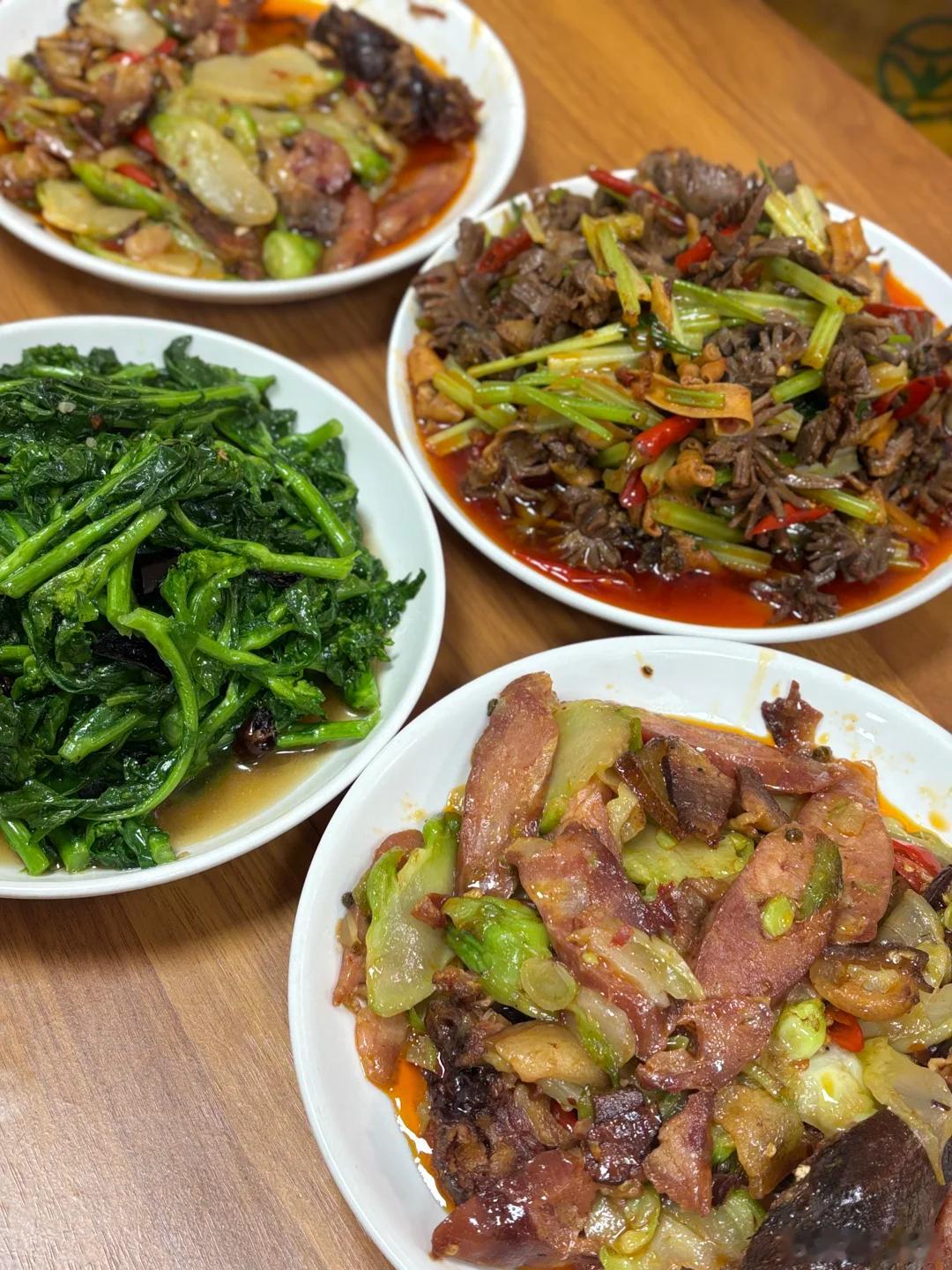 四川农村土灶做的饭是最香的！现在农村基本上都安装了天然气，只有过年过节人多了才会