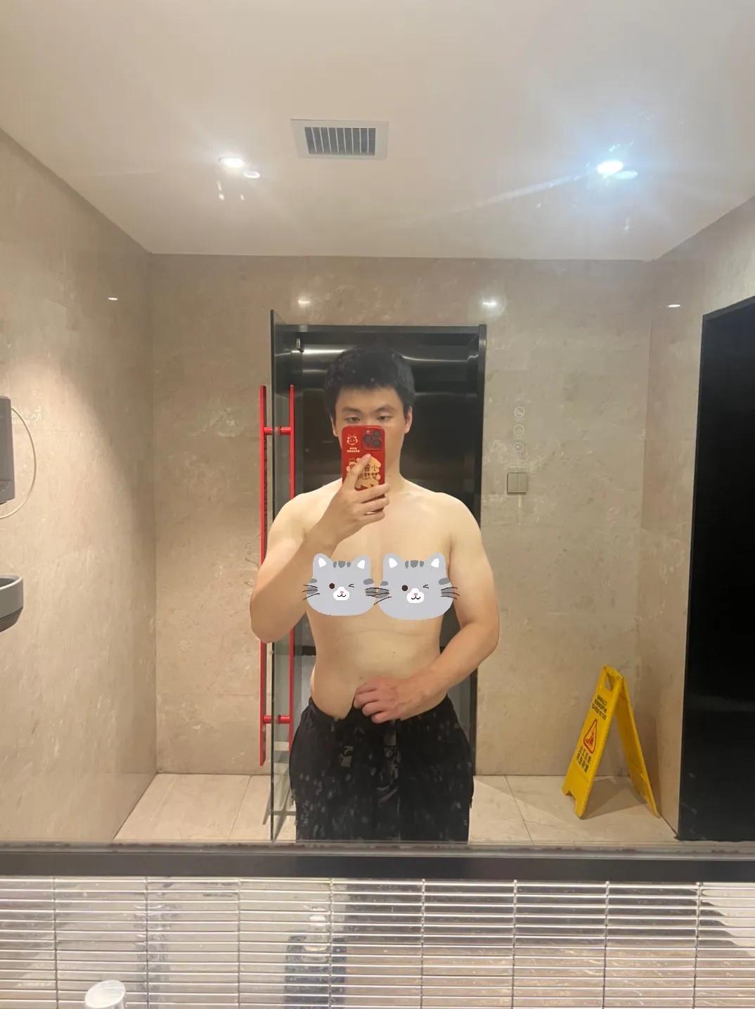 体重卡在72公斤一个月了，明天我决定给身体上强度，去吃自助餐