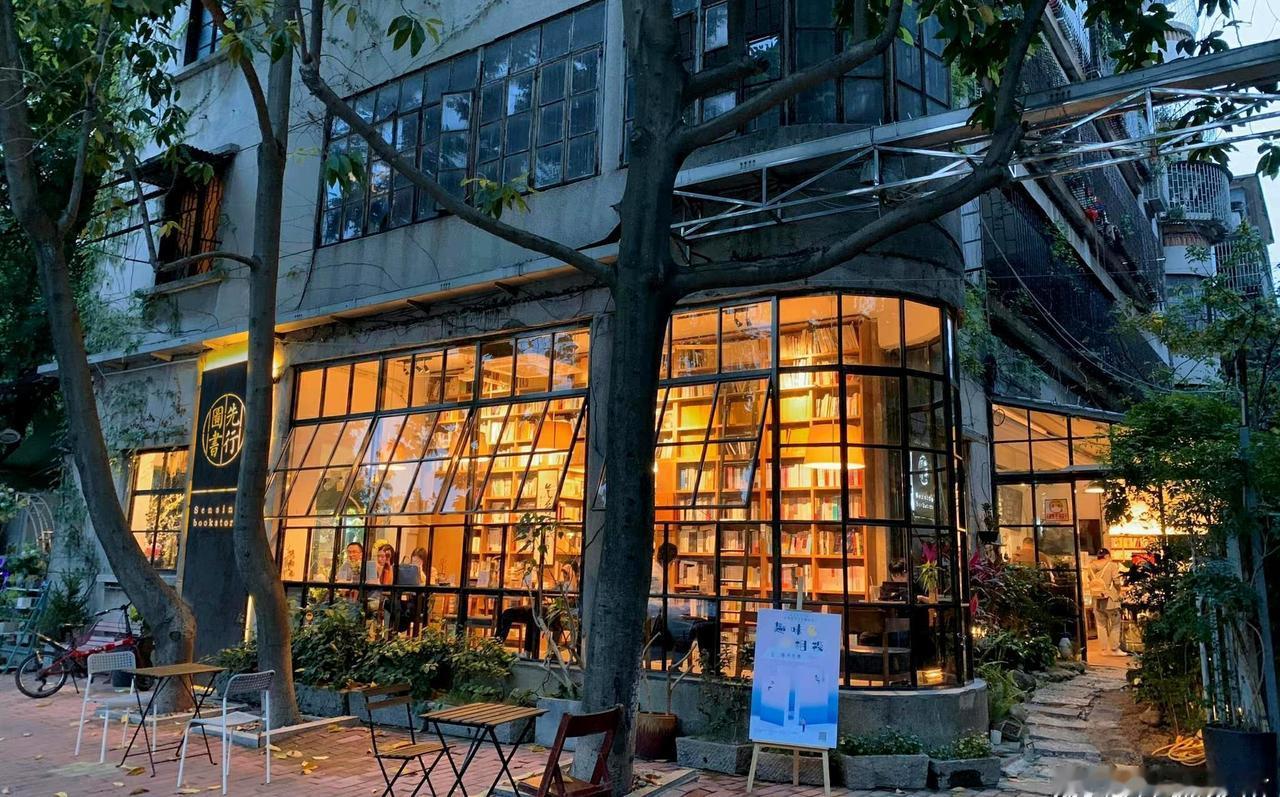 晚安，愿你的梦里充满甜蜜的回忆。 ​​​