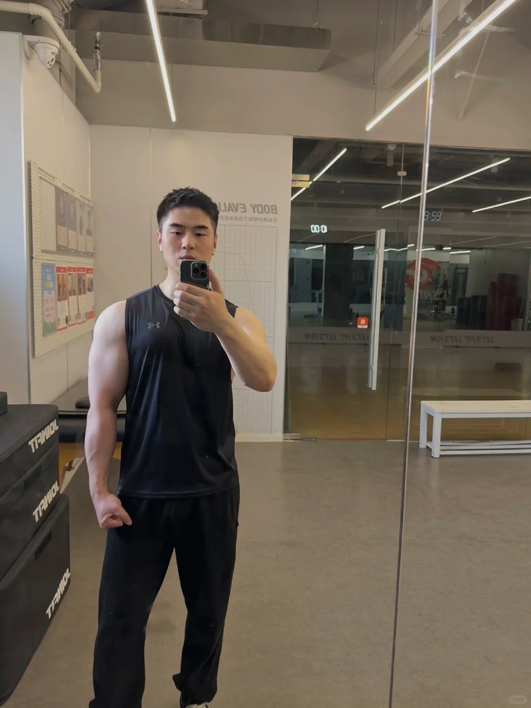 每天只想穿背心儿配大裤衩