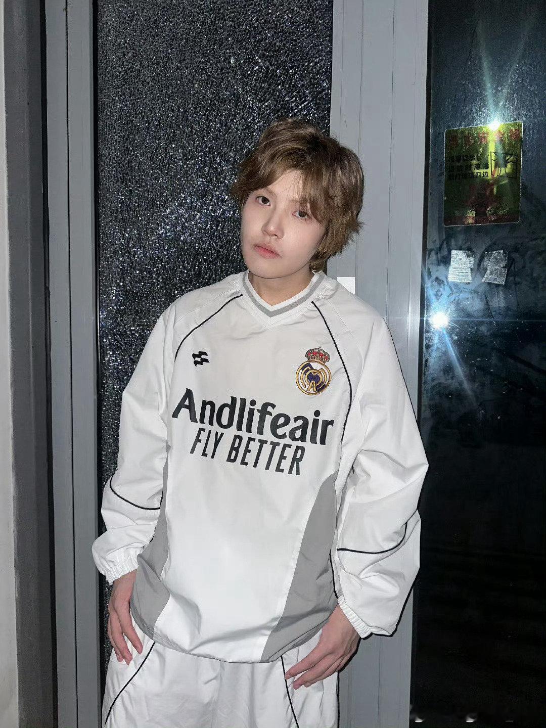 音综选手问奶奶借钱复读两次 被激励到了！夏哲轩跟奶奶借钱复读，还坚持做原创说唱，