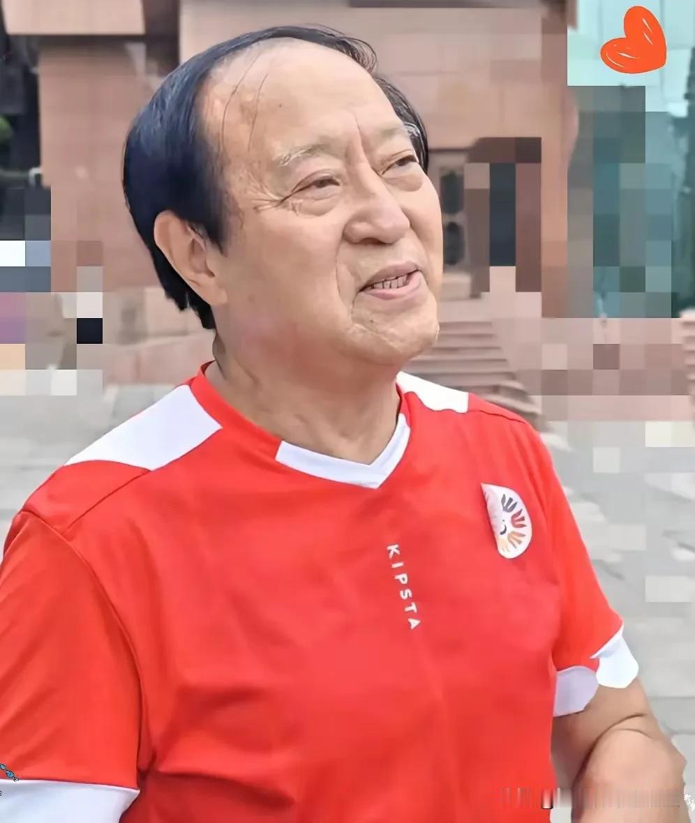 这才是真风骨！
牛群退休金不算宽裕，
却每月捐1000元给特教学校
牛群老师一个