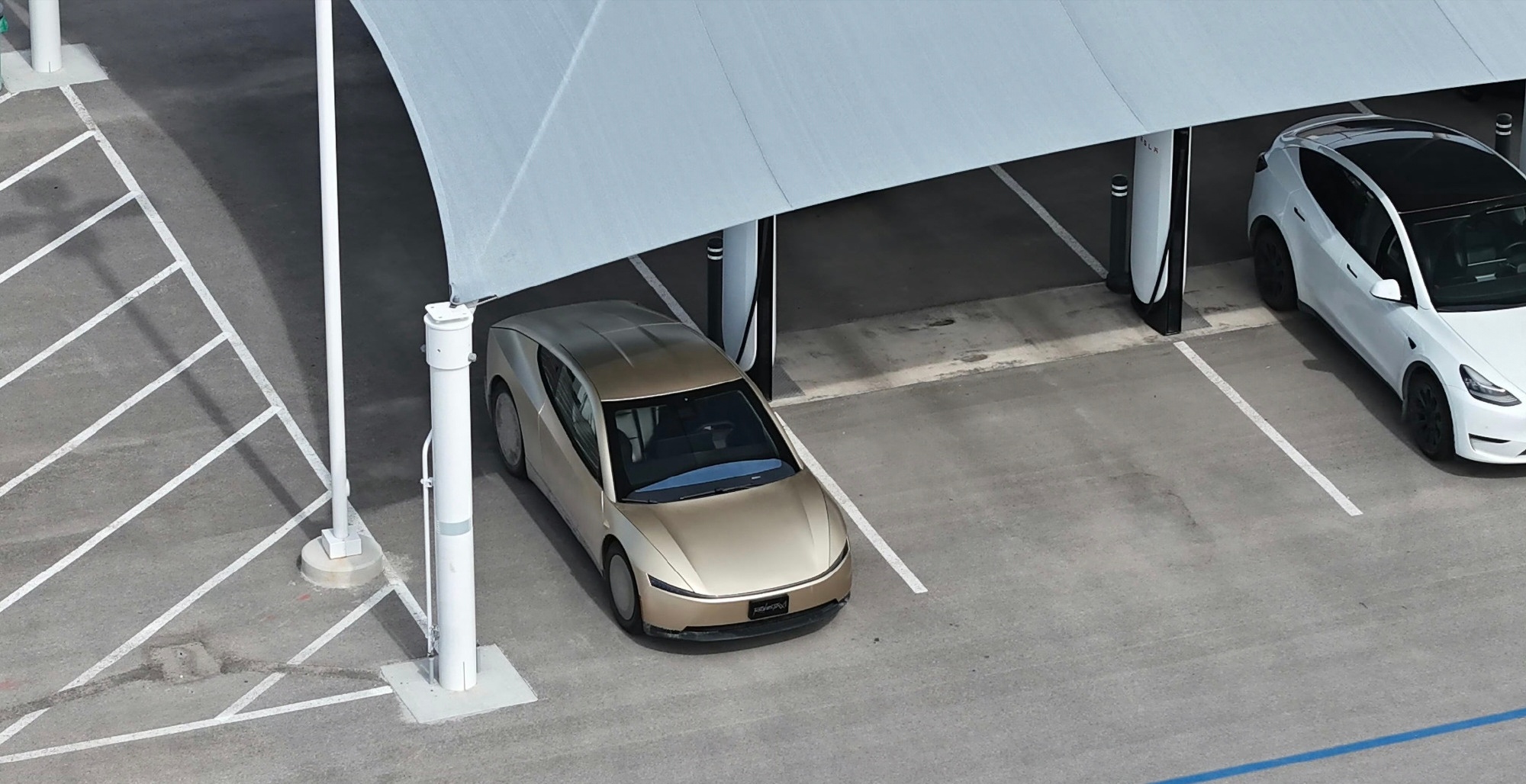 纯为自动驾驶而生，甚至方向盘和刹车都砍掉，大家敢坐吗不知道国内会不会引进，没体验