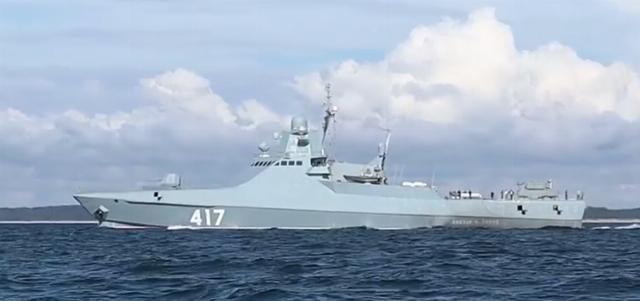 周日夜间，俄罗斯基洛级潜艇“克拉斯诺达尔”号、新服役的“维克多·维尔基”号轻型护