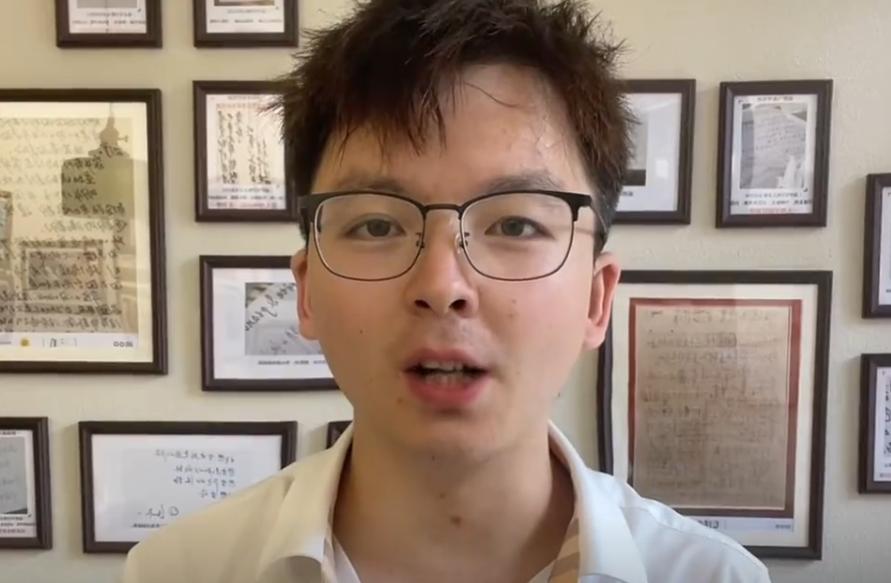 成都地铁偷拍案二审调解五次，追风小叶维权一年，失业又失恋！
说真的，小叶的故事，