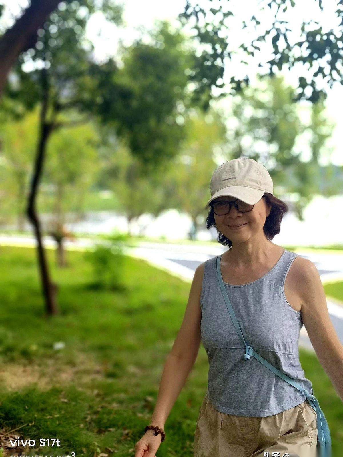 人比人，是真的会死。
你以为辛辛苦苦攒了半辈子的养老钱终于够躺平了，结果在别人眼
