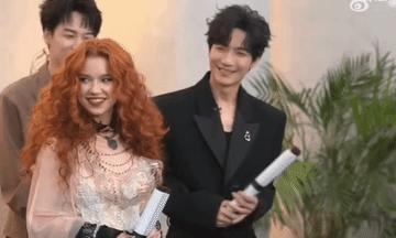 歌手每一期的选曲环节，都是大型摸陈楚生现场[捂脸]！
第十场的选曲环节，锦鲤里里