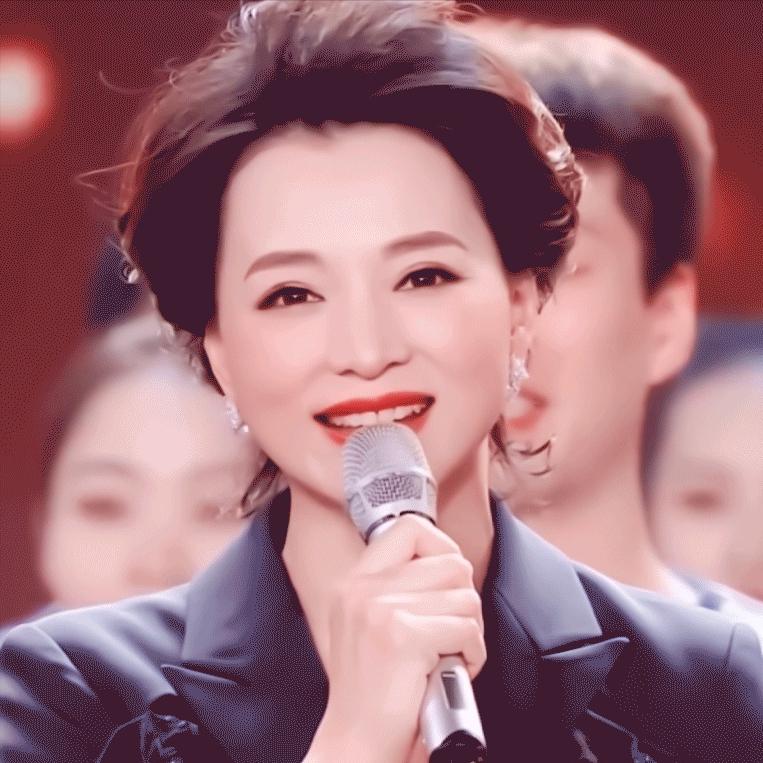 主持人董卿，采访唐家三少，你写了十五年的小说，挣了很多钱，为什么不写了，唐家三少