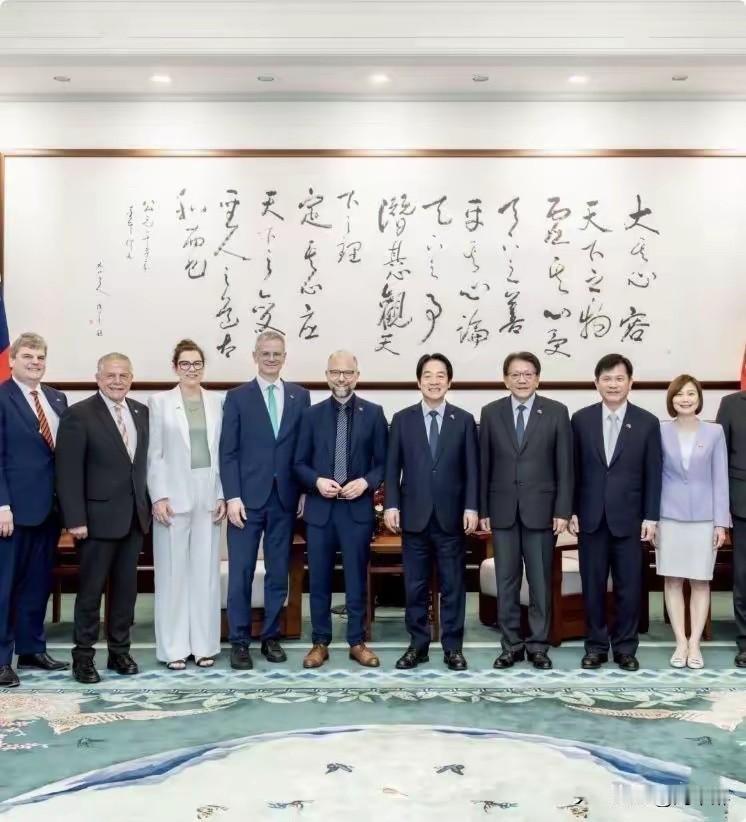 啥招数才能使外国政客不敢窜台？
愿闻其详。谢谢[祈祷]