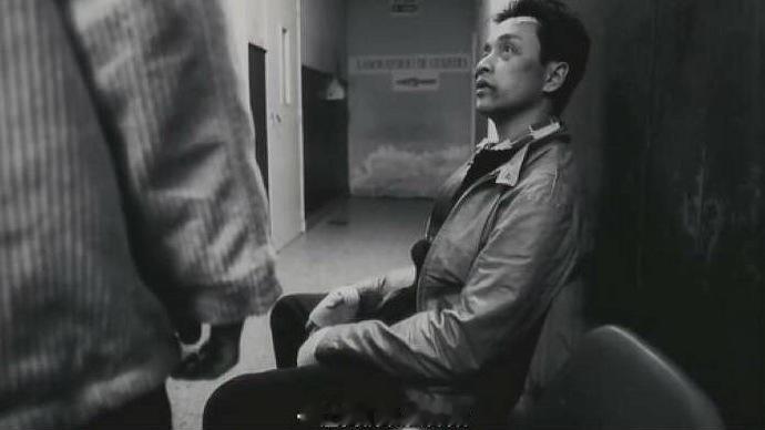 “我不再强求一段关系 即便我很在意。”  