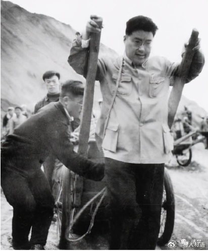 猜猜这是什么级别的干部？ 