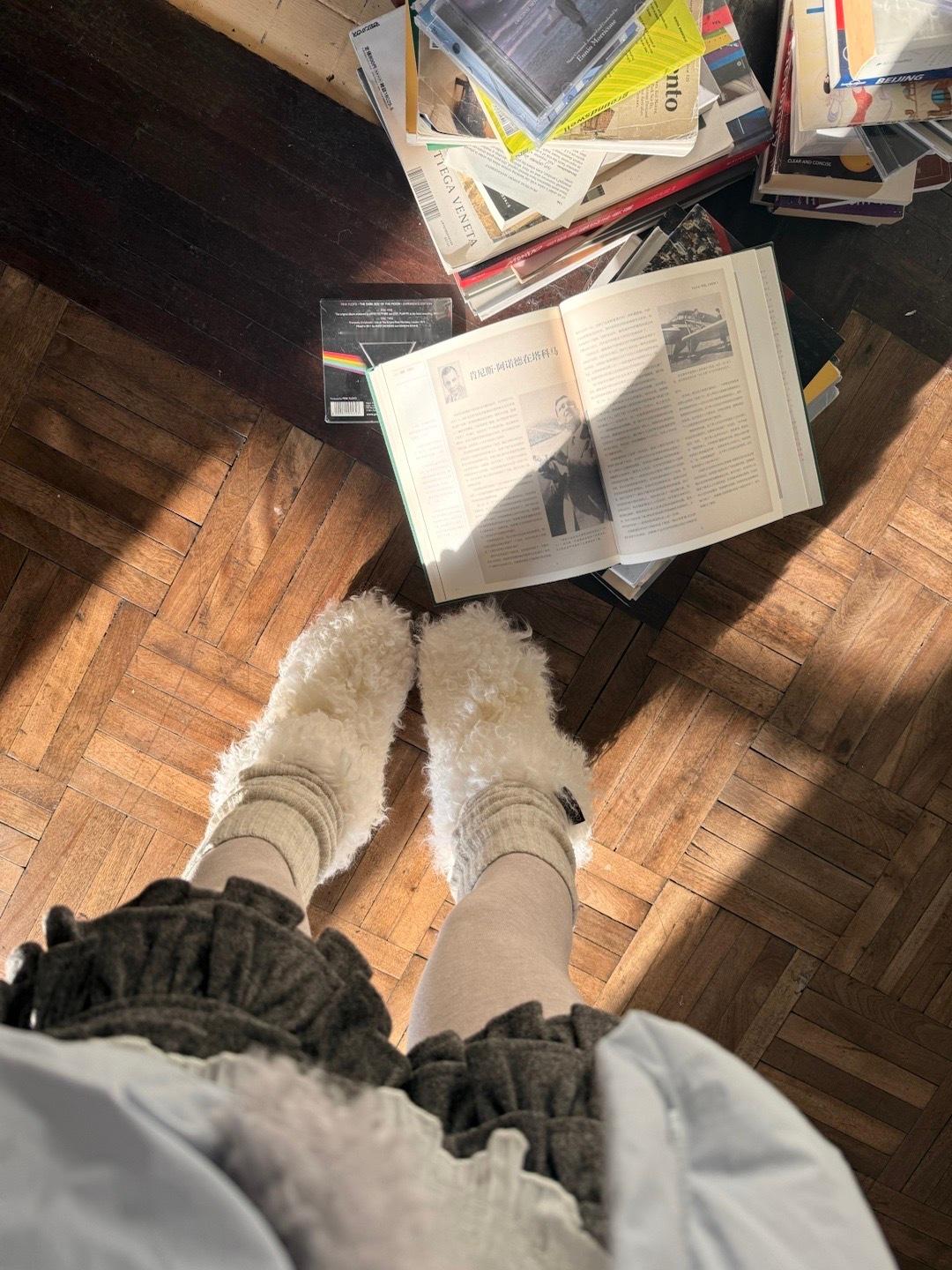 怎么明天假期就结束了？我才刚开始放假呢[抓狂] ​​​