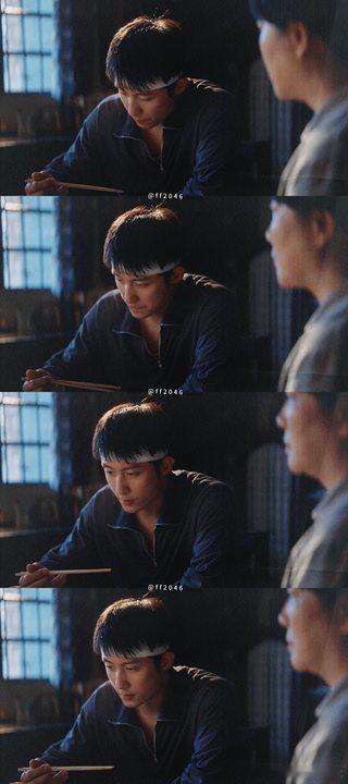 黄景瑜新剧在衣服上写代理书 从下乡被村民误解泼粪，到紧急时刻自制衣服代理书，一路