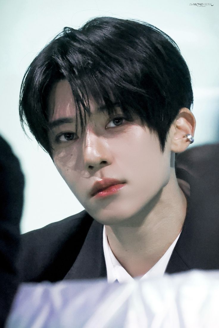 SM男爱豆颜值两大派系狗狗相vs猫咪相🐶🐱狗狗相代表：东海、JENO、廷祐、