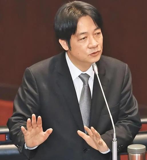 "台独" 分子赖清德发表声明，

8 月 11 日，台湾地区两艘海洋基础资料调查
