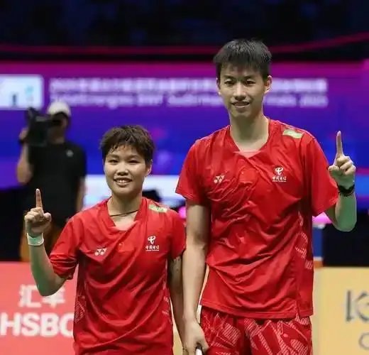 凤凰组合玩的啥，连续首局失利，然后再连扳两局，逗对手开心吗？冯彦哲凤凰组合大马赛