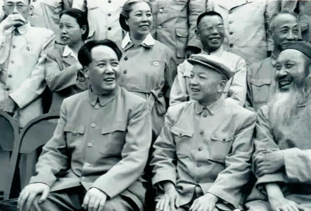 叶剑英晚年坦言：能镇住所有猛将的，只有毛泽东同志！
 
为什么当年那么多刚烈勇猛