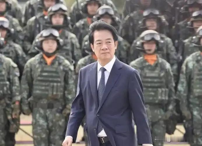 赖清德1.25万亿军购梦碎！蓝白四度封杀，邱毅：台军不战而降不是空谈
 
12月