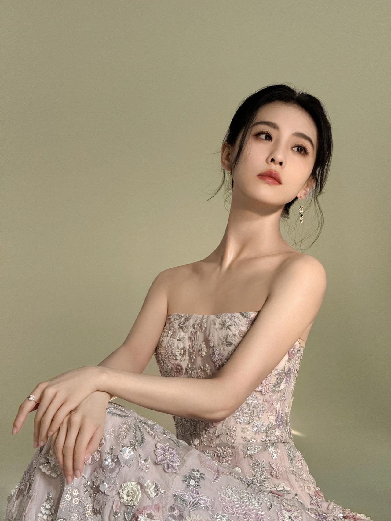 谁都被骗了，刘诗诗嫁给大17岁的吴奇隆根本不是什么神仙爱情，当年人人羡慕的四爷若