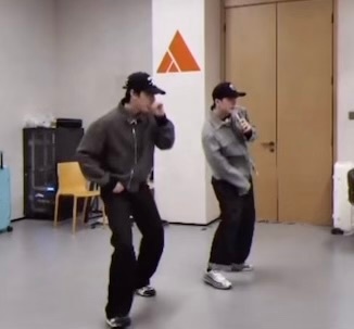 我戏对待每一个舞台都格外用心，新音shake的练习室都有四套衣服、 严浩翔巨星味