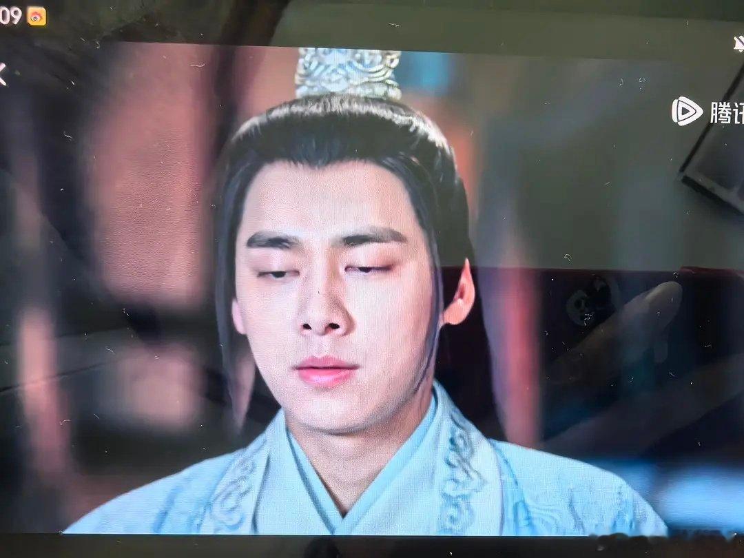 这张脸当初怎么成为顶流的？ ​​​