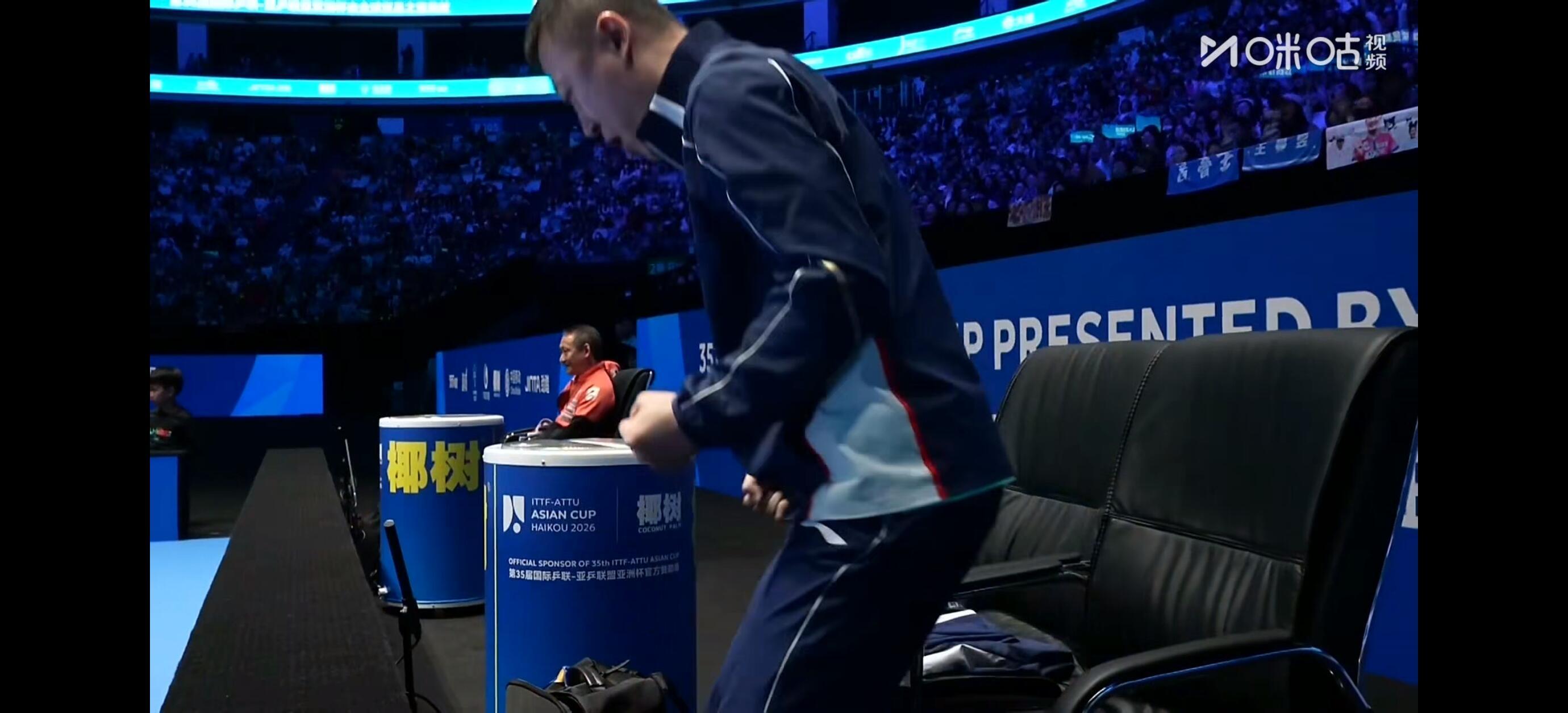 王曼昱VS张本美和海口亚洲杯女单半决赛，王曼昱4-2战胜张本美和，和孙颖莎会师金