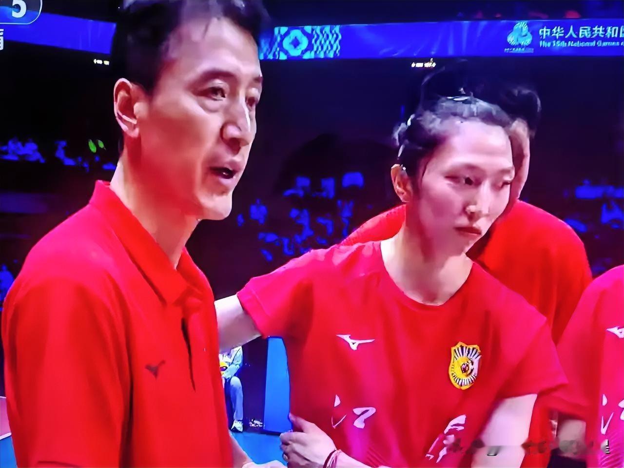 曾经的冠军之师，会这么快就淡出我们的视线吗？江苏女排近来成绩起伏，让不少球迷感到