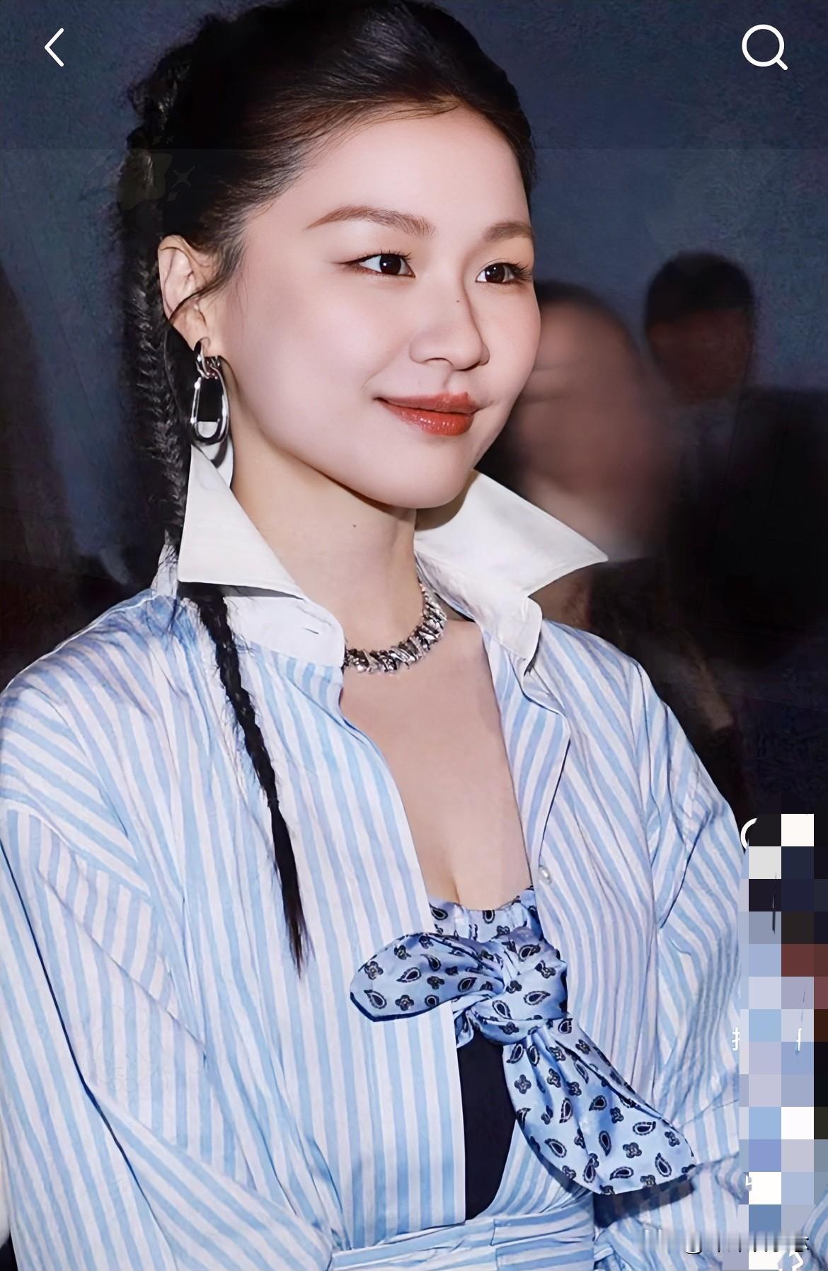 王导演的台词库又添新经典！

“我一定要搞她”

这句话现在比《花样年华》还出圈