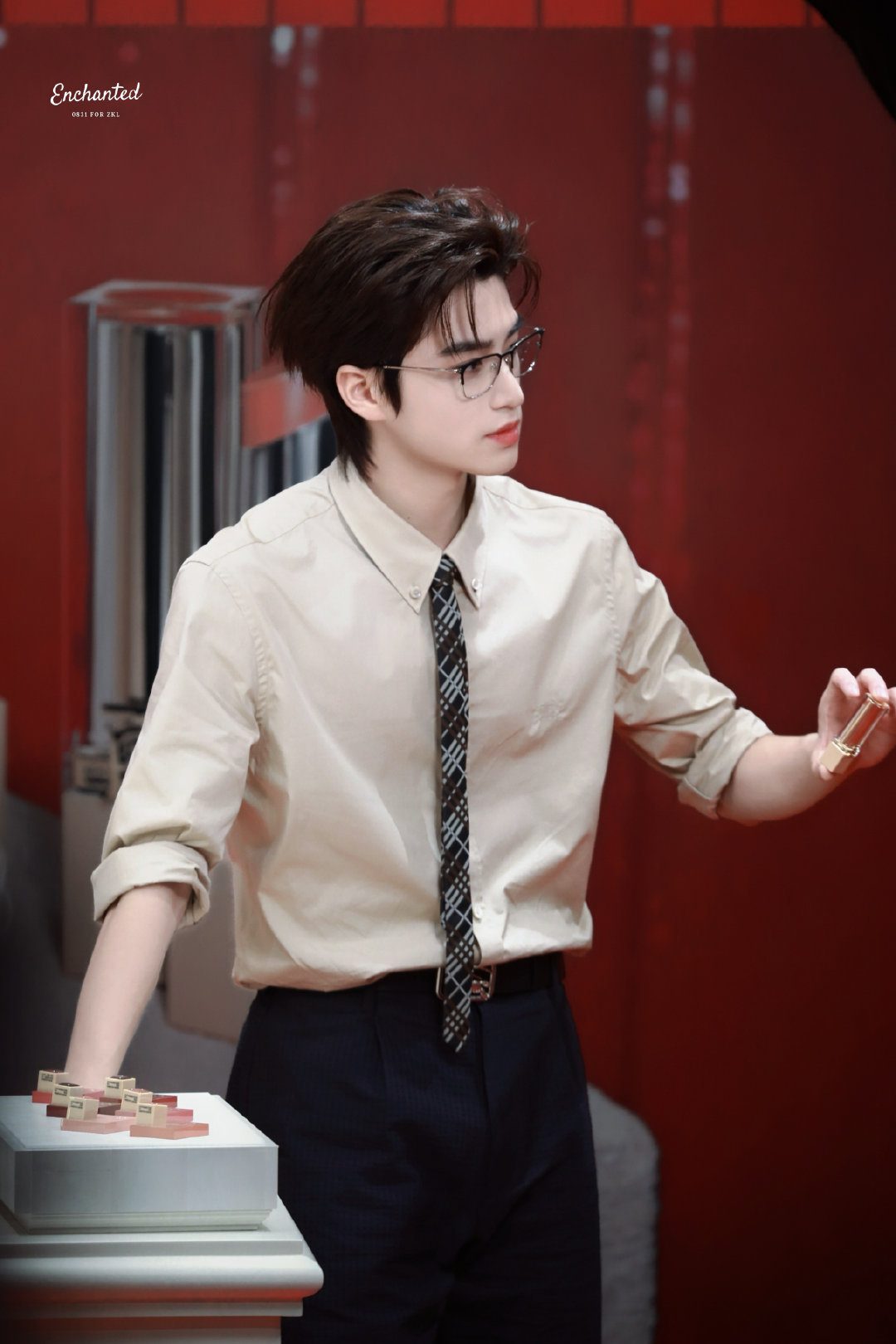张康乐 zkl张康乐十万狂花入梦来 你是乱花欲渐中唯一用青睐燃烧的星火燎原
