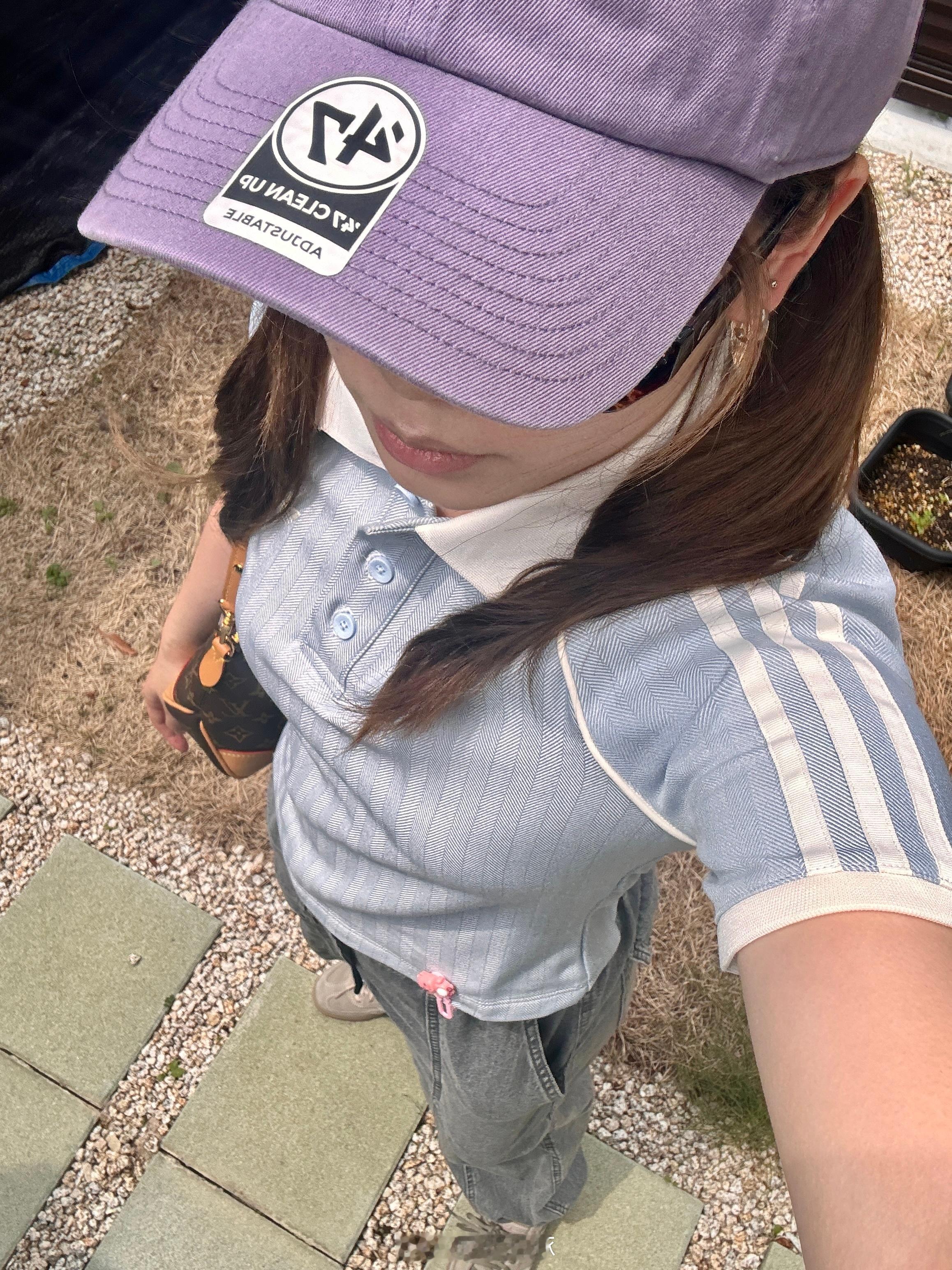 ootd 帽子墨镜衣服鞋都是韩国批发的（正好这个蓝白条庆祝一下阿根廷🇦🇷 