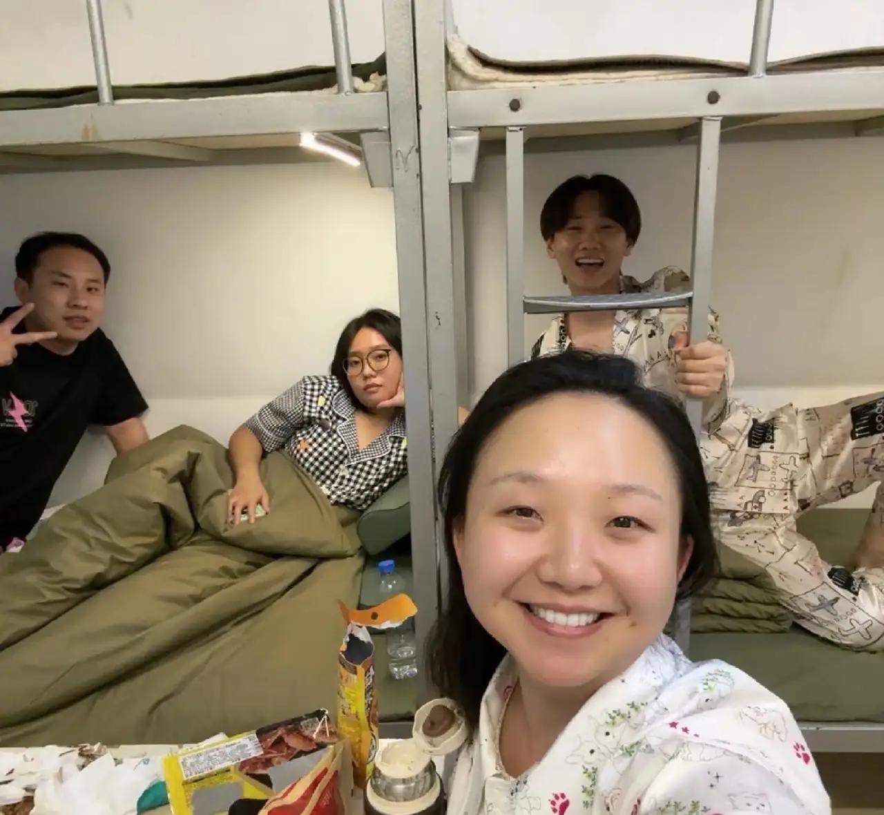 650这伙人也太会戳人笑点了吧！
真的要被他们的可爱萌到原地转圈！
谁能想到桃花